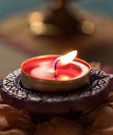 Lighten UP Your Homes At Diwali With Diya